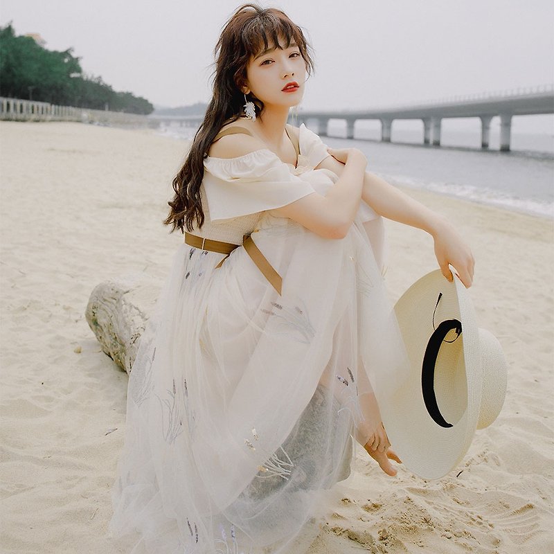 Anne Chen 2019 summer shoulder strap square collar dress dress 9291 - ชุดเดรส - วัสดุอื่นๆ ขาว
