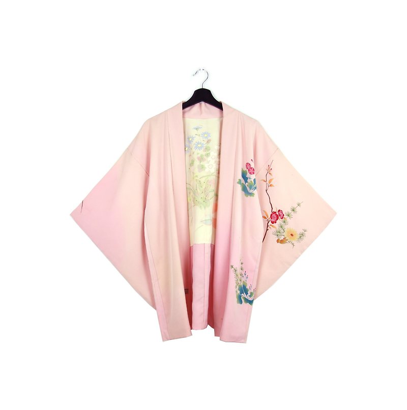 Back to Green::日本帶回和服 羽織 奶油粉手繪花卉 //男女皆可穿// vintage kimono (KC-80) - 外套/大衣 - 絲．絹 