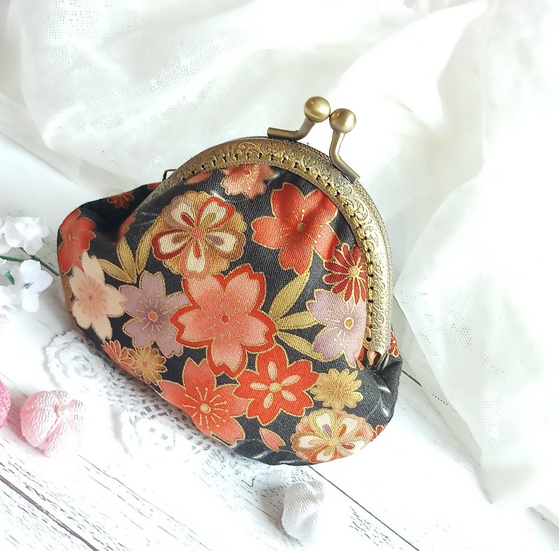 Japanese Kimono Fabric - Small clutch / Coin purse (JS-68) - Coin Purses - Cotton & Hemp Multicolor