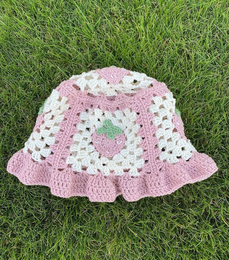 Crochet summer hat, cotton strawberry hat, crochet Granny squares hat - 帽子 - 棉．麻 多色