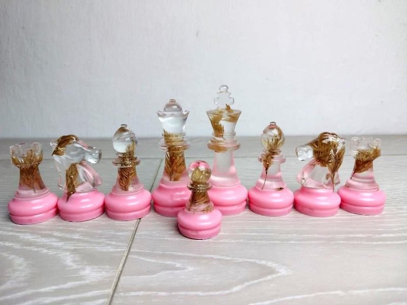 Custom resin chess sets with board | Size of King 2.75 inch (7 cm) | Epoxy resin - บอร์ดเกม - เรซิน สึชมพู