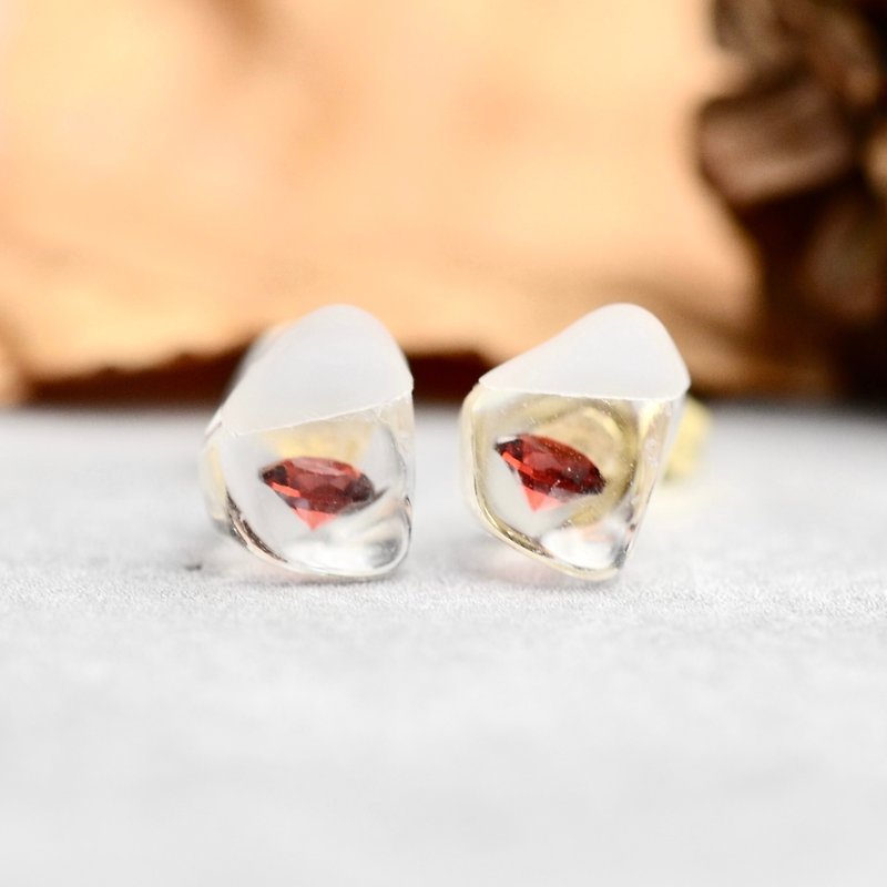 Cubic zirconia natural form stud earrings sangria red surgical Stainless Steel invitation wedding birthday gift - Earrings & Clip-ons - Gemstone Red