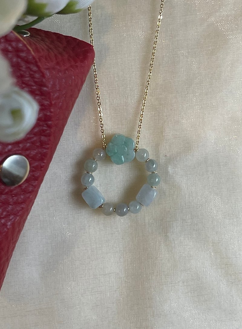 [Pray for Peace II] Flower Necklace II Burmese Jade Unoptimized Grade A Jade Necklace - Necklaces - Jade 