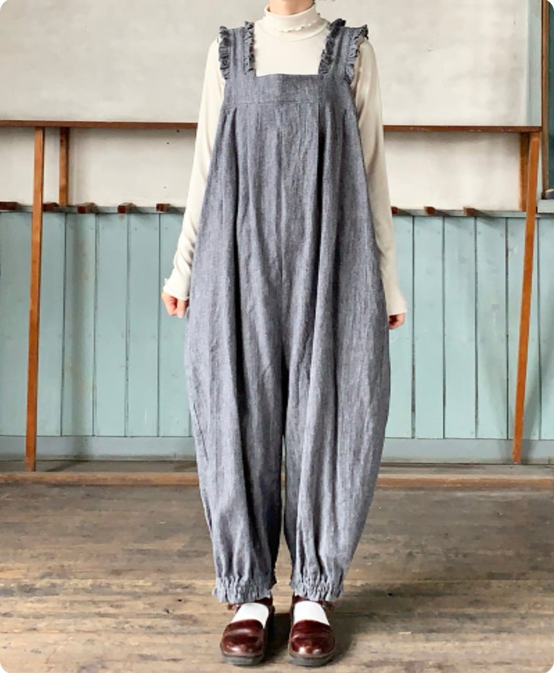 Ruffle shoulder denim overalls cocoon pants handmade in Japan natural cotton denim - จัมพ์สูท - ผ้าฝ้าย/ผ้าลินิน 