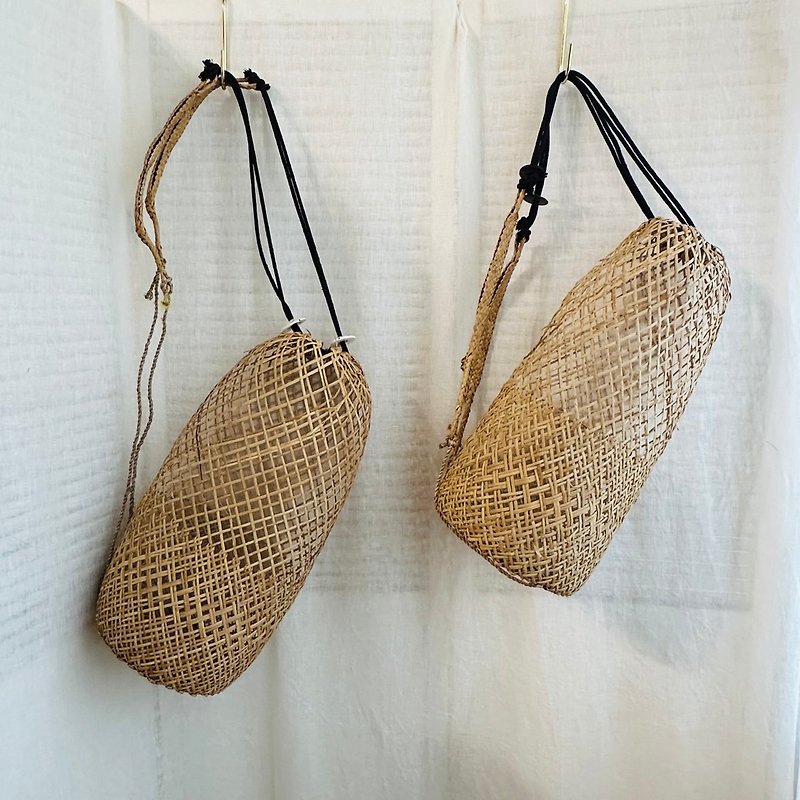 【Amoha】Handmade long bamboo basket bag - Messenger Bags & Sling Bags - Bamboo 