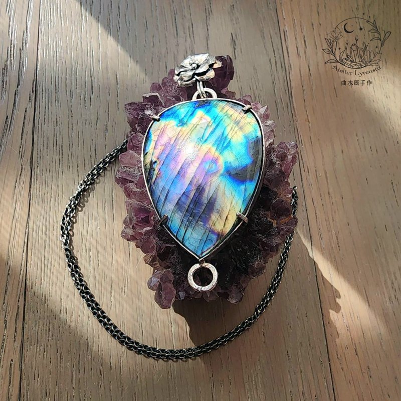 [Handmade by Qu Shuichen] Colorful labradorite sterling silver pendant - Necklaces - Gemstone Multicolor