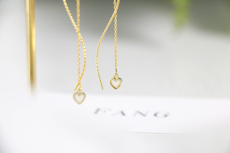 [Love Chocolate] Dangling Wave Earrings / Ear Wire - Earrings & Clip-ons - Gemstone White