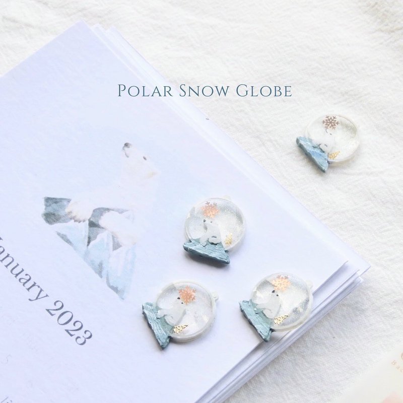 Polar Snow Globe No. W40 - 耳環/耳夾/耳骨夾 - 其他金屬 白色
