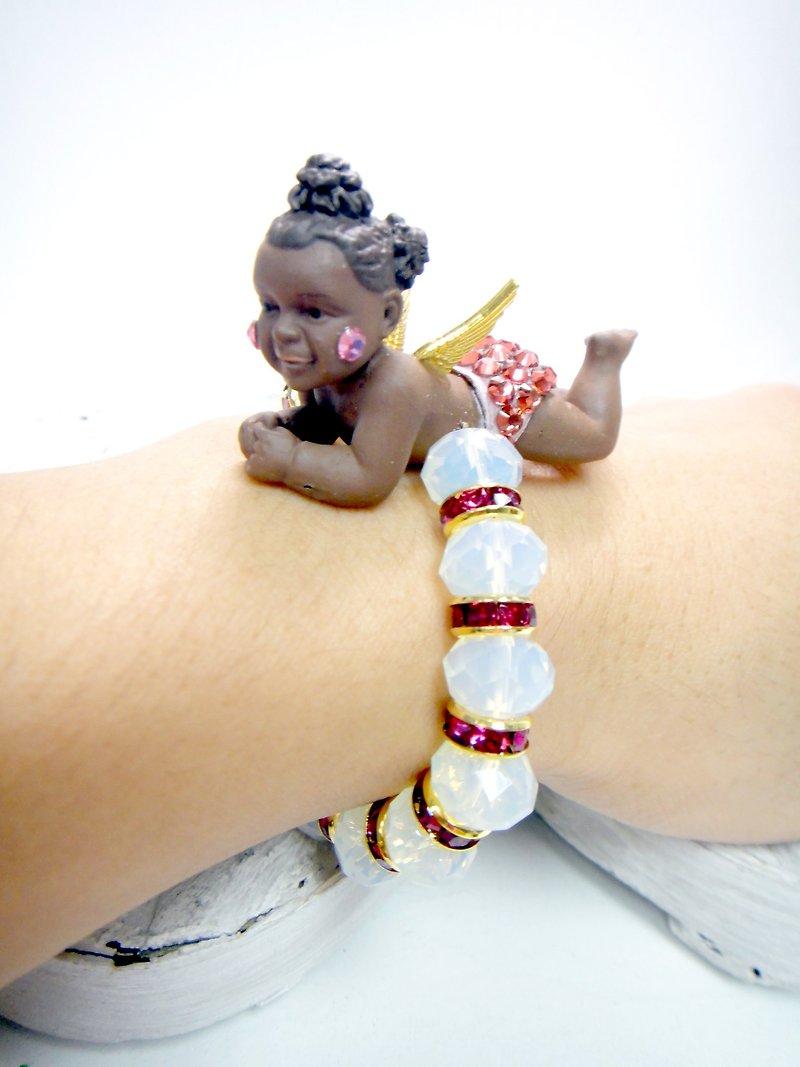 TIMBEE LO 黑色小嬰兒天使寶石手鍊 水晶手鏈 蛋白水晶 可愛甜美系 - 手鍊/手環 - 寶石 白色