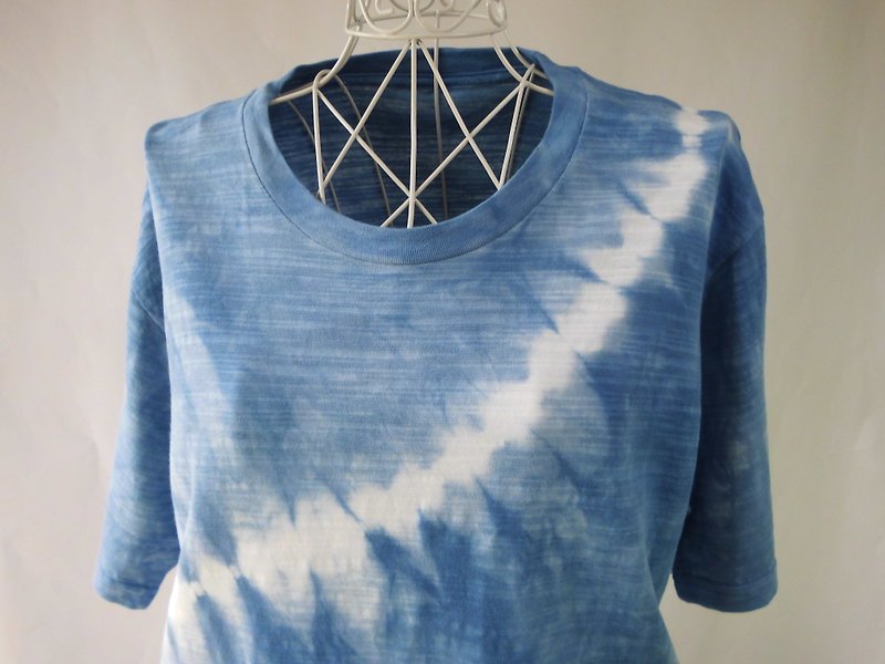 藍染め・少し厚手の絞り染めTシャツ_2・波・L - 女 T 恤 - 棉．麻 藍色