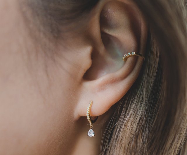 豪華！フープピアス ゴールド/クリスタル  LOUIS スパークリングティアドロップフープピアス-14Kゴールド