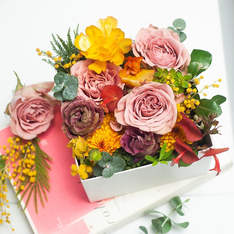 【Vibrant Vivid】Flower Gift Box | Customized Gift | Anniversary | Birthday Gift