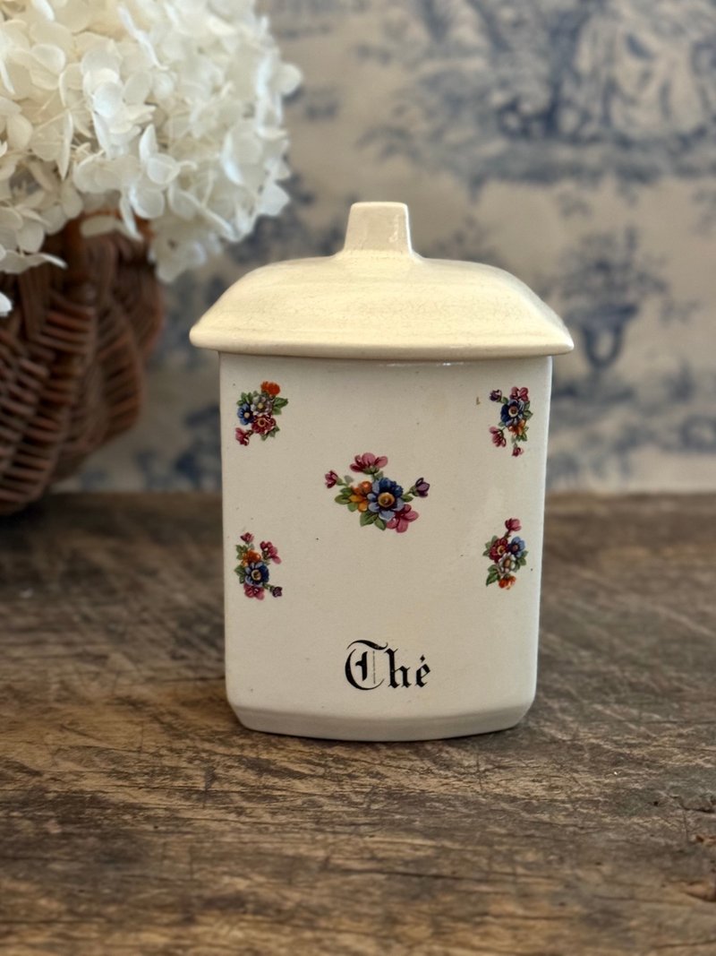 40582-Charming French antique porcelain jar with cap - ถ้วย - เครื่องลายคราม 