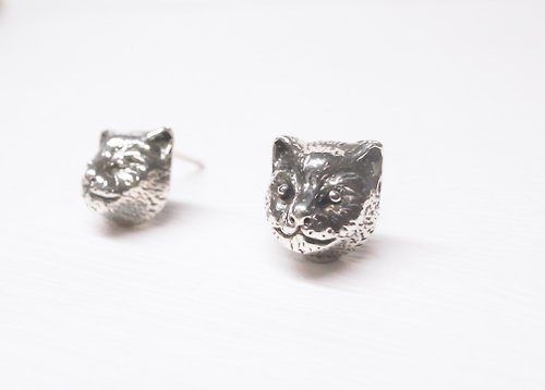 二毛銀（Nimou Jewelry） 二毛銀【動物系列─寫實貓咪-耳針】銀 or 金