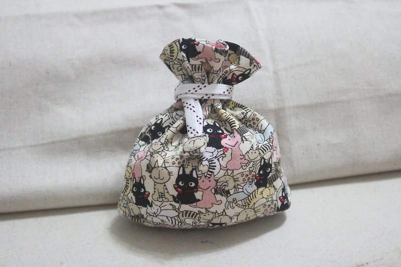 Mini drawstring pocket with pocket-full of cat family - Toiletry Bags & Pouches - Cotton & Hemp Pink