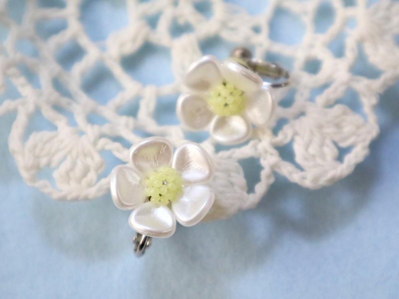 Candy Flower Clip-On White Flower Only Flower White Delicate Cute Cute Elegant Gorgeous Plum New Year Spring Czech Beads Czech Glass