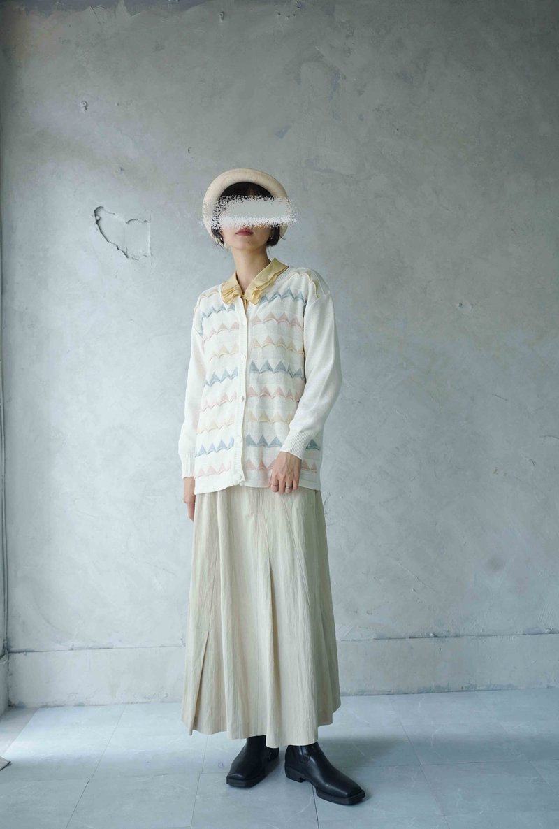 尋寶古著-純白粉嫩立體緹花波紋針織開襟外套 - 女毛衣/針織衫 - 聚酯纖維 白色