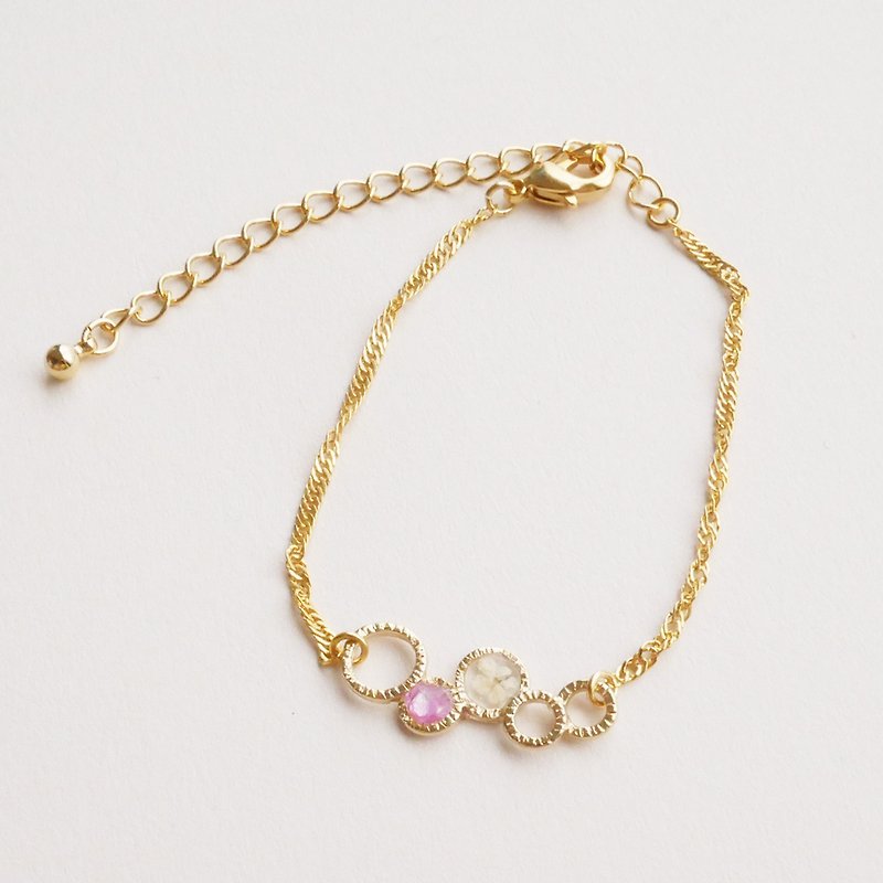 Pressed flower bracelet - สร้อยข้อมือ - เรซิน สีทอง