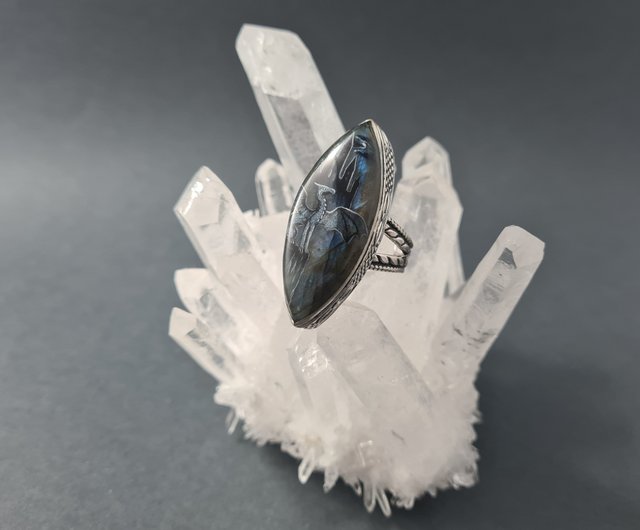 AAA popular Labradorite Dragon Statement Ring