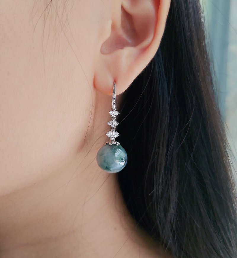 彩藻 | 氷糯種 青色フローティングフラワー翡翠 / イヤーフックタイプ | 天然A貨翡翠イヤリング - ピアス・イヤリング - 翡翠 グリーン