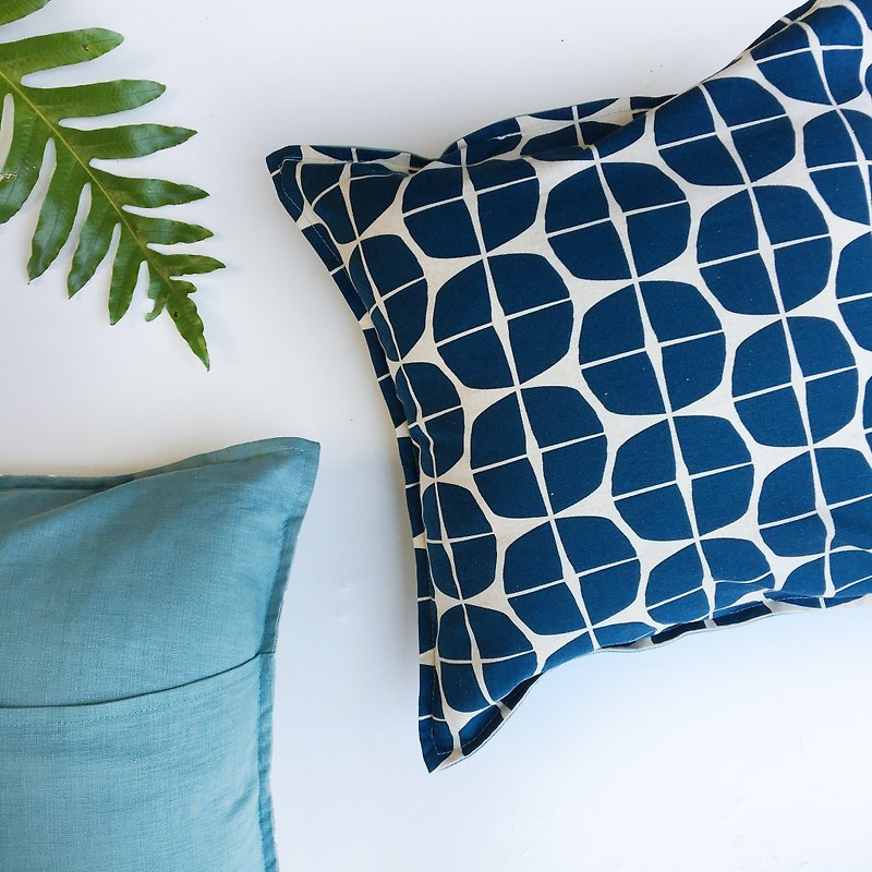 Tea pillow - collage tile / dark blue // - หมอน - ผ้าฝ้าย/ผ้าลินิน 