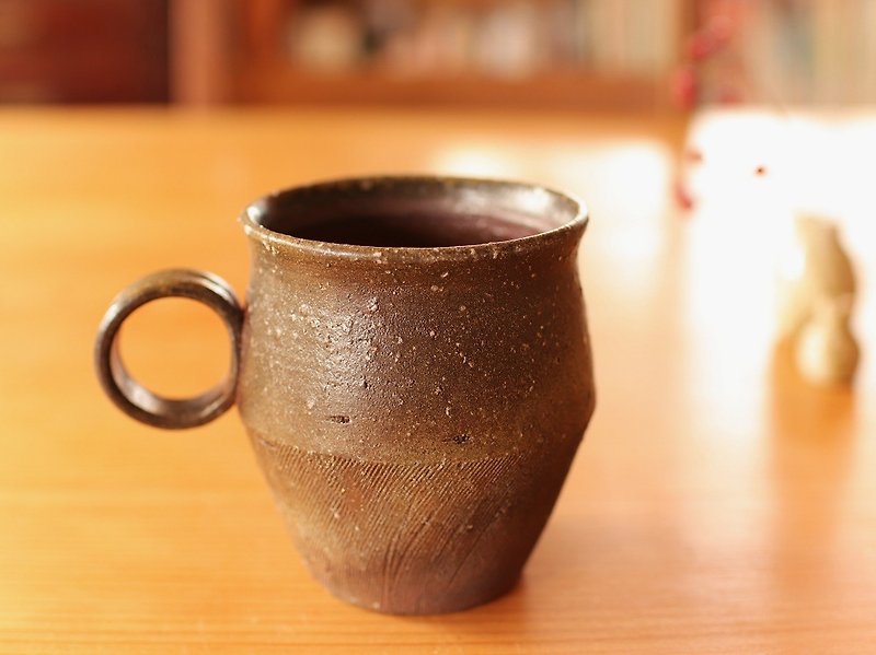 Bizen coffee cup (wild grass) c 9 - 0 11 - แก้วมัค/แก้วกาแฟ - ดินเผา สีนำ้ตาล