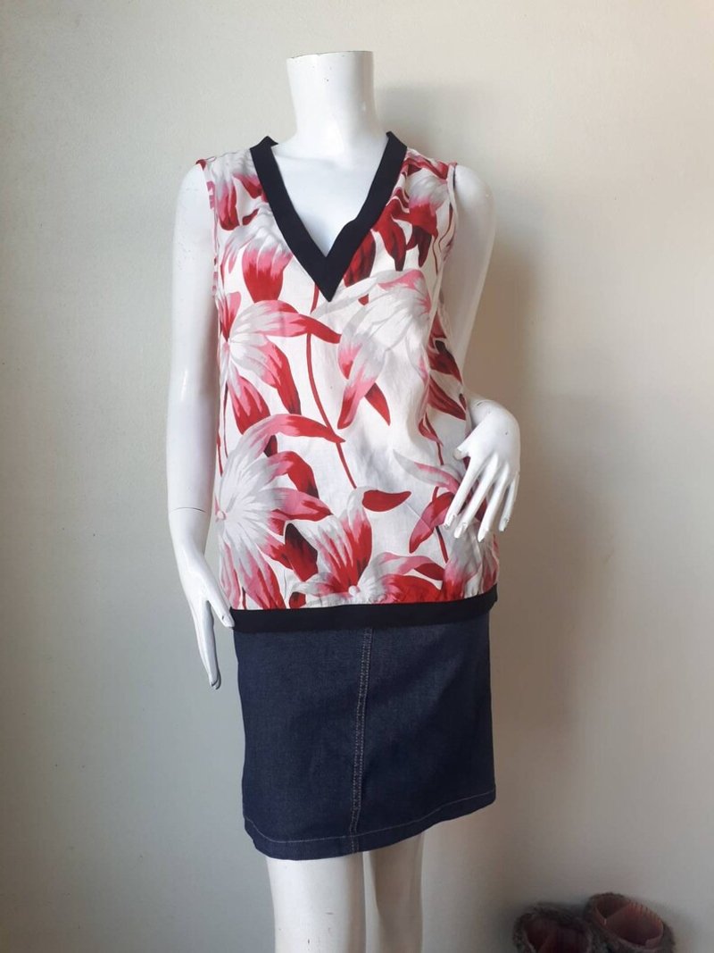 Marni Floral Cotton Top Sleeveless Size 40/M - 女上衣/長袖上衣 - 棉．麻 