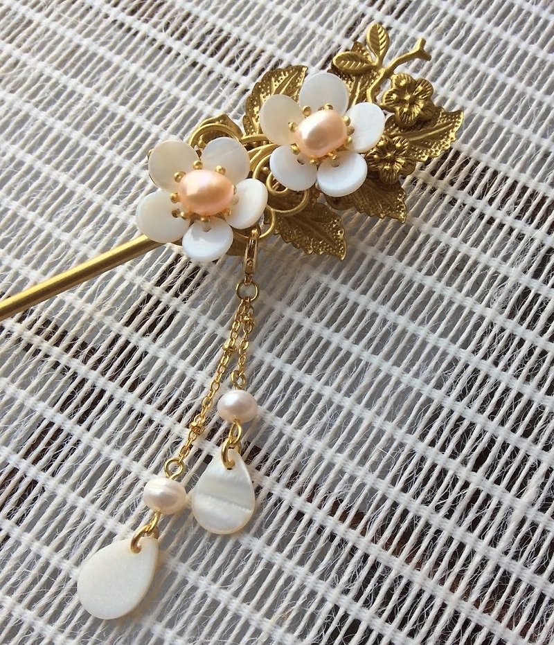 Meow ~ classical handmade white plum hairpin duplex (yellow Bronze color) - Hair Accessories - Other Materials Multicolor