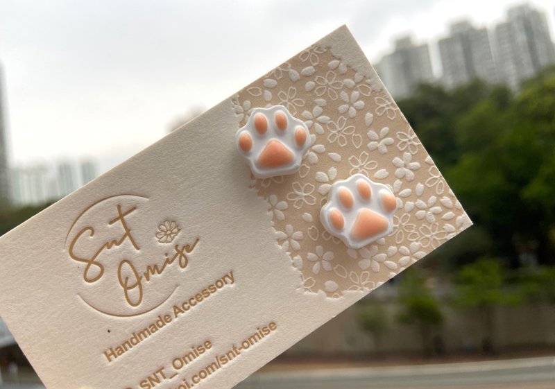 【喵・主子肉球 擴香石口罩扣】香港手作/擴香石飾品/寵物/貓奴 - 口罩/口罩收納套 - 其他材質 白色