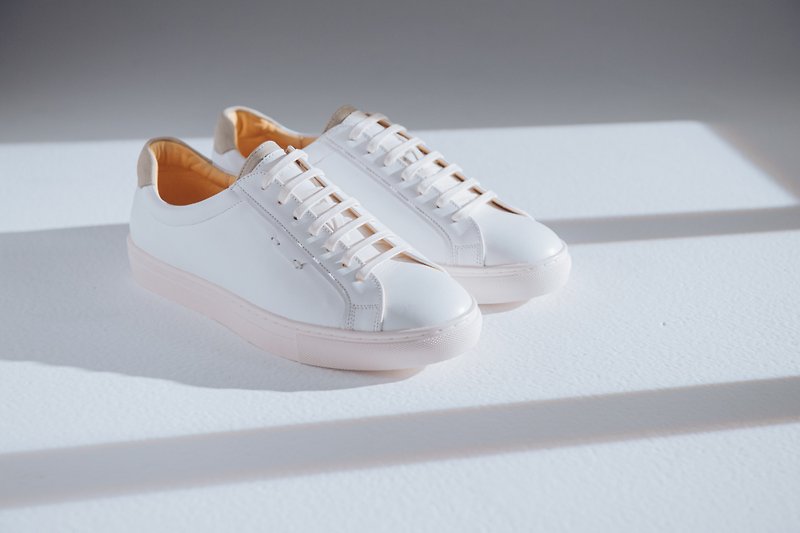 XV1 classic leather white shoes - รองเท้าลำลองผู้ชาย - หนังแท้ ขาว