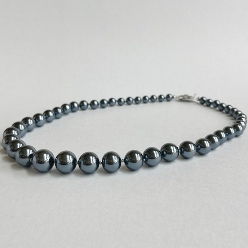 Glass pearl all knot gradation necklace/6x12mm approx. 43cm/gunmetal/R/made in Japan - สร้อยคอ - แก้ว สีเทา