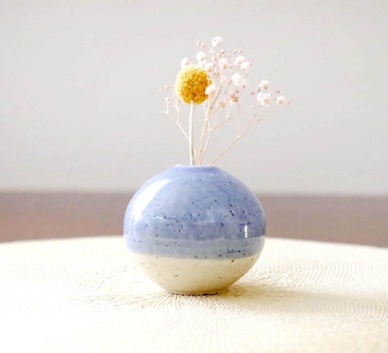 Single flower vase made of white granite clay and azure glaze - Pottery & Ceramics - Pottery Blue