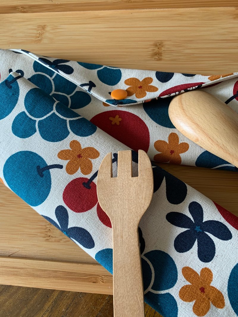 Wenqingfeng environmentally friendly pure cotton chopstick bag gourmet driving fun Linen flowers Japanese trendy storage handmade - กล่องเก็บของ - ผ้าฝ้าย/ผ้าลินิน ขาว