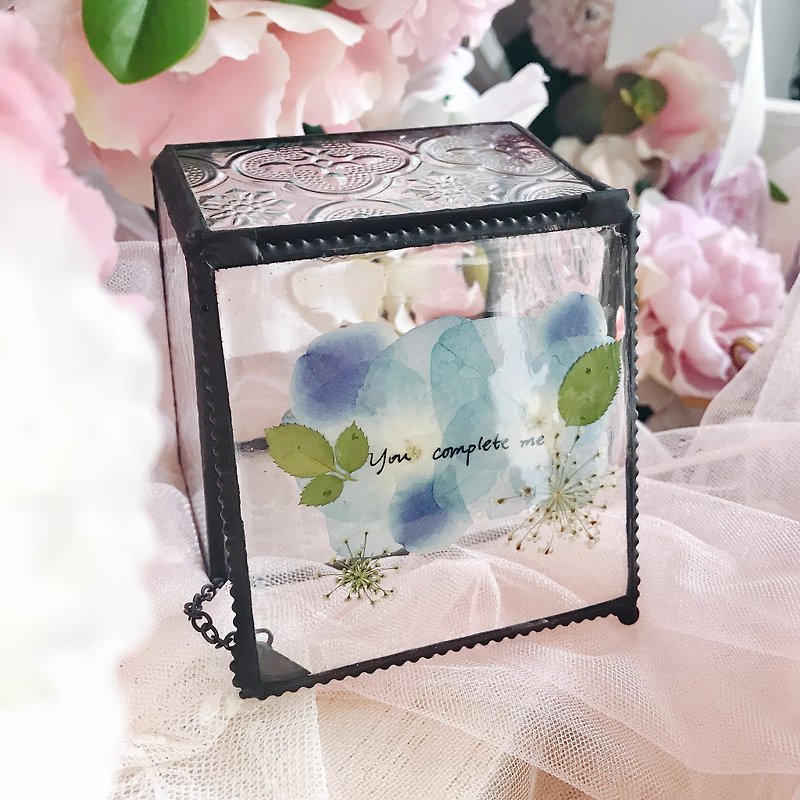 Pressed flower with Handwriting Accessory Jewelry Glass Box/ Wedding Gifts - ของวางตกแต่ง - วัสดุอื่นๆ ขาว