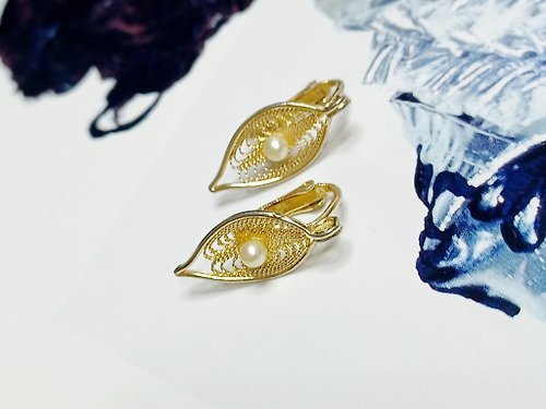 老時光製造所 vintage jewelry 古董夾式耳環 SARAH-COV 金絲簍空幸運葉