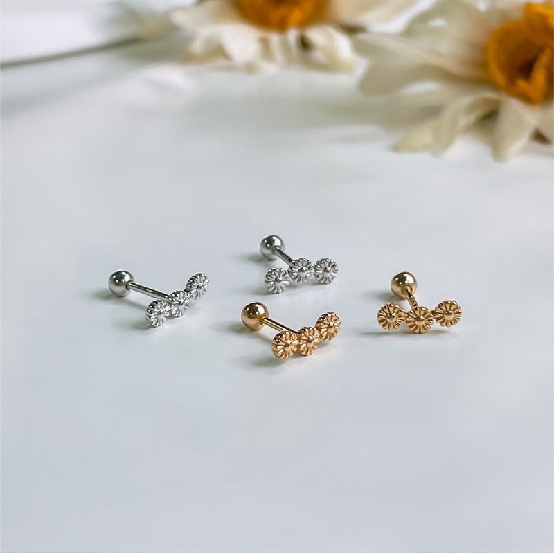 Classic [Three Little Daisies] s925 sterling silver bead earrings || Exclusive edition - ต่างหู - เงินแท้ สีกากี