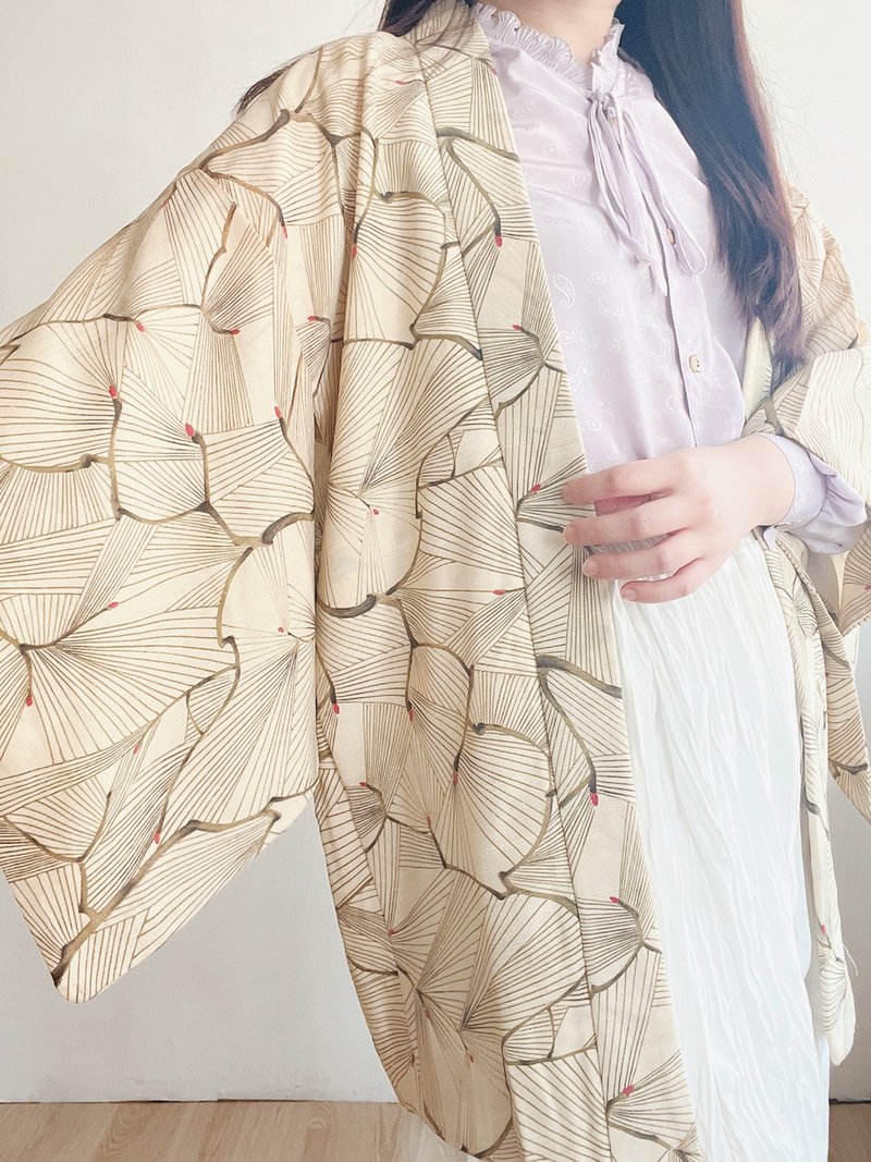 春夏日本製和風葉脈印花米黃色古著羽織和服外套-瑕疵特 - 女大衣/外套 - 聚酯纖維 黃色
