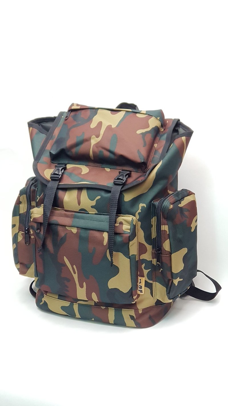 Backpack with camouflage function
