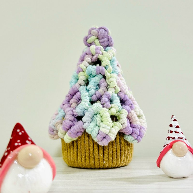 [Handmade] Crochet Christmas Tree Earring Display, Christmas Ornament, Includes 1 String of Christmas Lights - ของวางตกแต่ง - ผ้าฝ้าย/ผ้าลินิน หลากหลายสี
