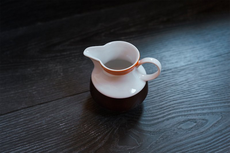 German-made RETRO Pu Pu wind-colored milk jug ー European antique old pieces / Christmas exchange gifts - Pottery & Ceramics - Porcelain Orange