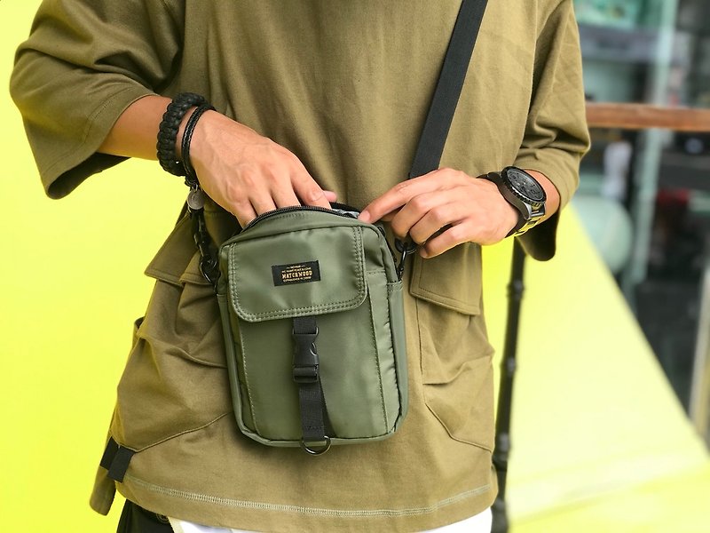 大地色系帆布小包 Pacer Pouch 防潑水 輕便 隨身小包 軍綠款 - 側背包/斜背包 - 其他材質 