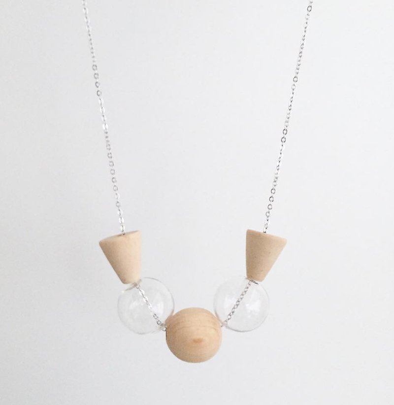 LaPerle "Lam Sim Yuen" series of geometric wave spherical glass beads wooden bead necklace original hand-made jewelry rhodium-plated copper chain necklace Free ship Beads Ball Necklace Geometric Free Shipping - สร้อยติดคอ - แก้ว สีใส