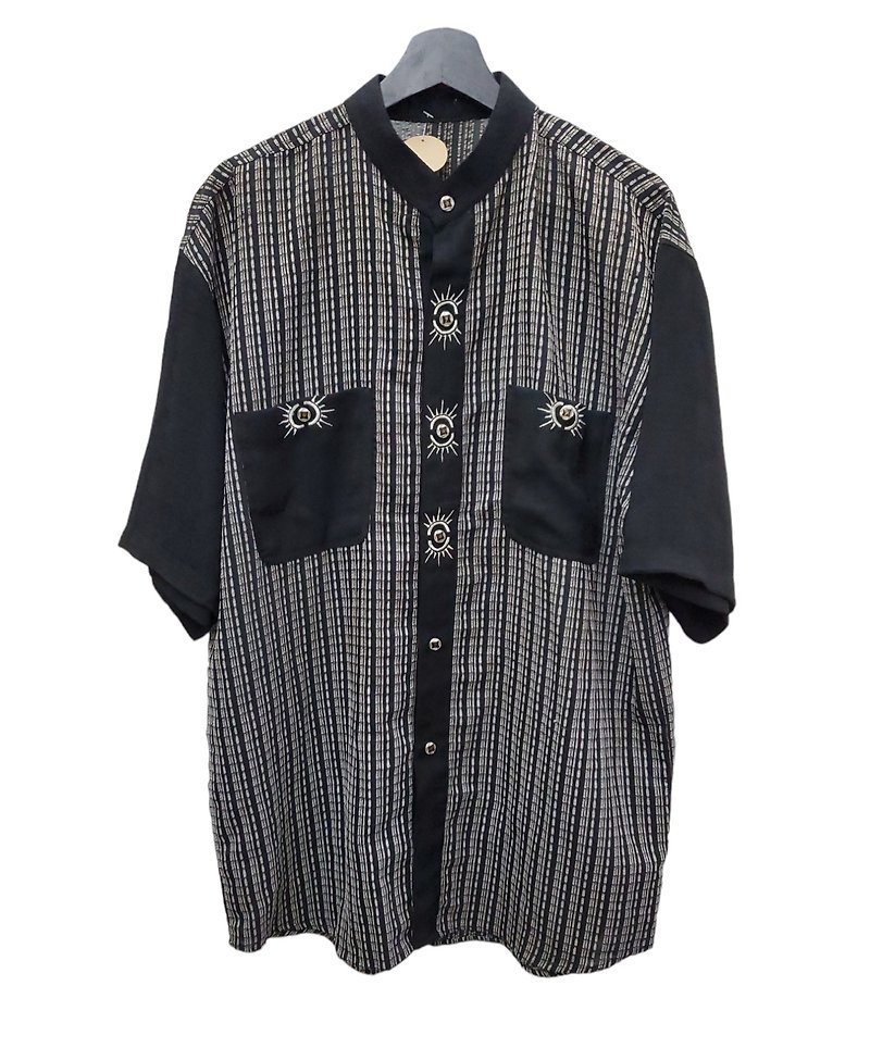 Japanese vintage henley collar chiffon embroidered totem double pockets metal buttons short lining XL size nearly complete - เสื้อเชิ้ตผู้ชาย - ผ้าฝ้าย/ผ้าลินิน สีดำ