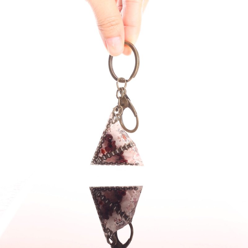 [Valentine's Day Gift] Gemstone Energy Small Pyramid Rose Quartz Keychain-Natural Crystal Ore Charm - ที่ห้อยกุญแจ - เครื่องประดับพลอย สึชมพู