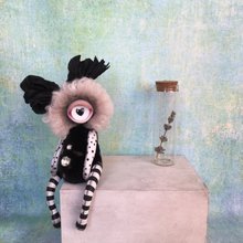 ⑧Julia Golub様 mini cyclops ひとつめちゃん mini&mini-mini cyclops販売のご案内 | risubaco