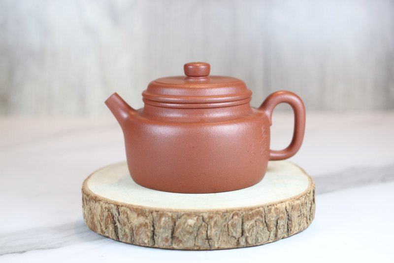 【送禮好物】小德鐘 本山單礦紅泥 宜興紫砂壺 陳淑賢製 200ml - 茶壺/茶杯/茶具 - 陶 