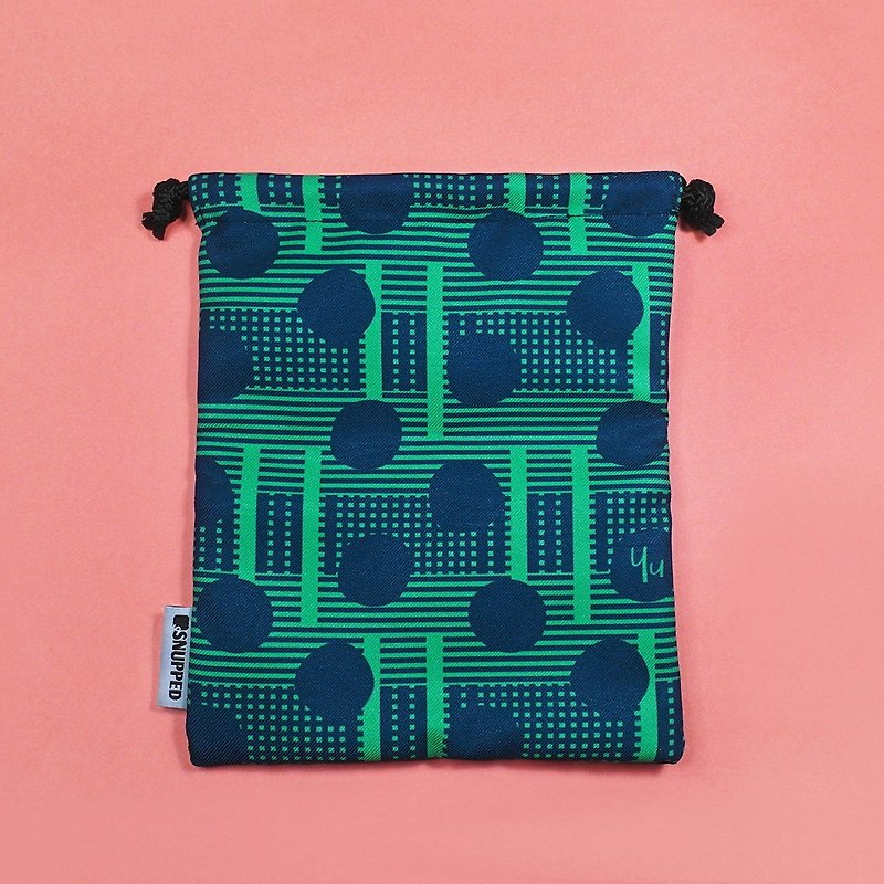 Zen Garden Green/Navy Lined Digital Printed Drawstring Pouch Bag / Goodie Bag - กระเป๋าเครื่องสำอาง - เส้นใยสังเคราะห์ สีเขียว
