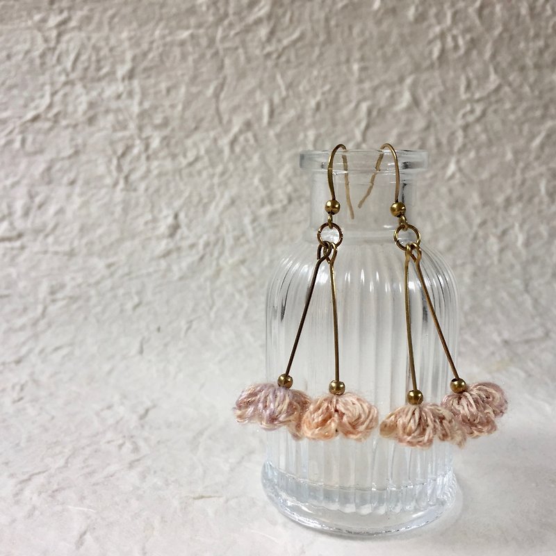 Crochet duo fleurs -creamy pearl - Earrings & Clip-ons - Cotton & Hemp Pink