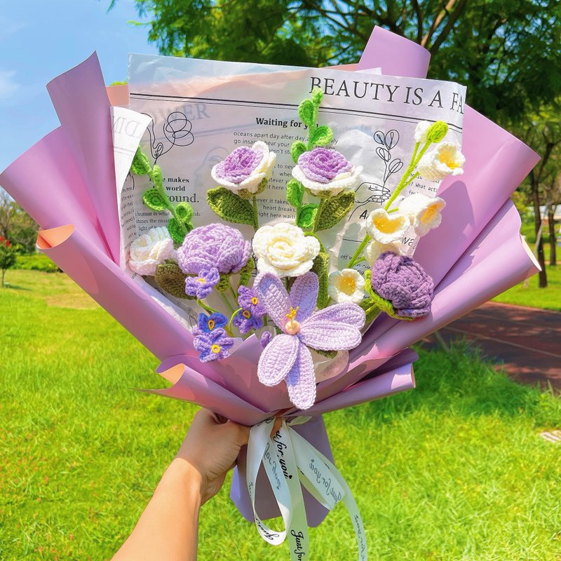 Elegant Purple Handmade Crocheted Flower Bouquet with Roses, Lilies, Eucalyptus - ช่อดอกไม้แห้ง - ผ้าฝ้าย/ผ้าลินิน สีม่วง