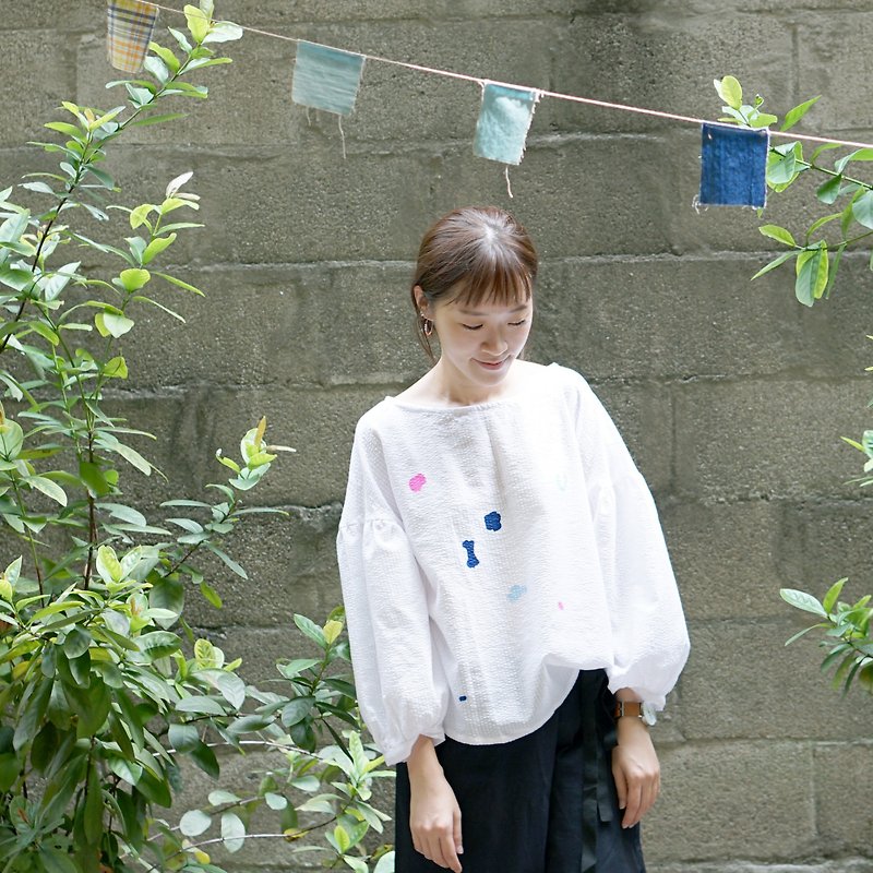 White Peng Peng sleeve cute long sleeve shirt :) mountain line / cotton candy, cloud, small biscuits - เสื้อผู้หญิง - ผ้าฝ้าย/ผ้าลินิน ขาว